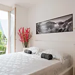 Appartement Guesthost - With Balcony & Parking! Ossuccio