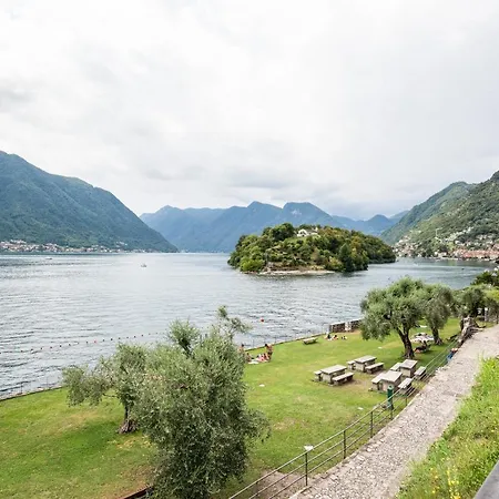 With Balcony And Private Parking Appartamento Ossuccio