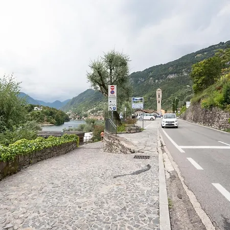 With Balcony And Private Parking Appartamento Ossuccio