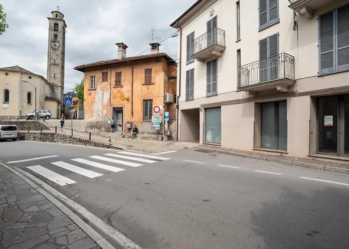 Appartement Guesthost - With Balcony & Parking!